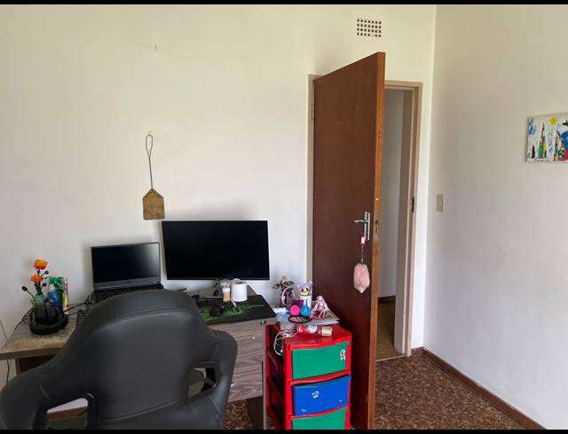 5 BEDROOM HOUSE FOR SALE IN VANDERBIJLPARK SE 2